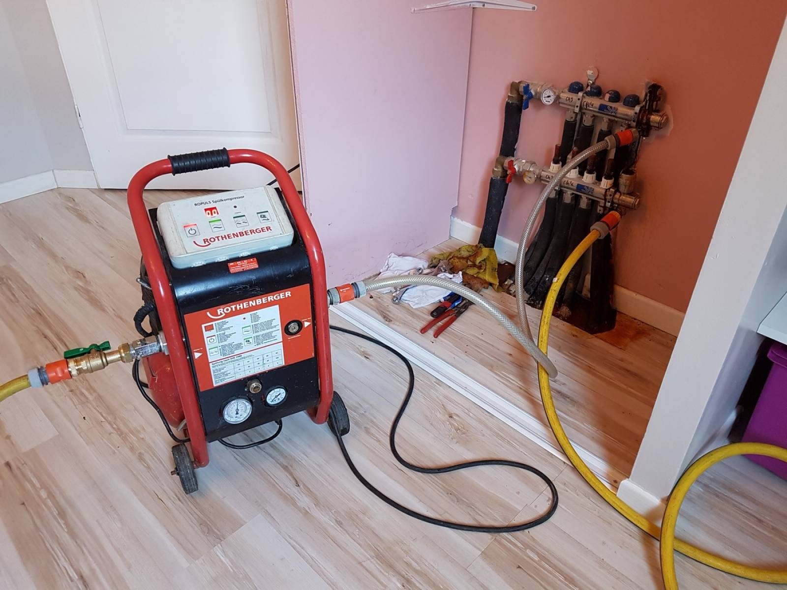 Sultanbeyli Adil Vaillant Hermetik Şofben Kombi Bakımı